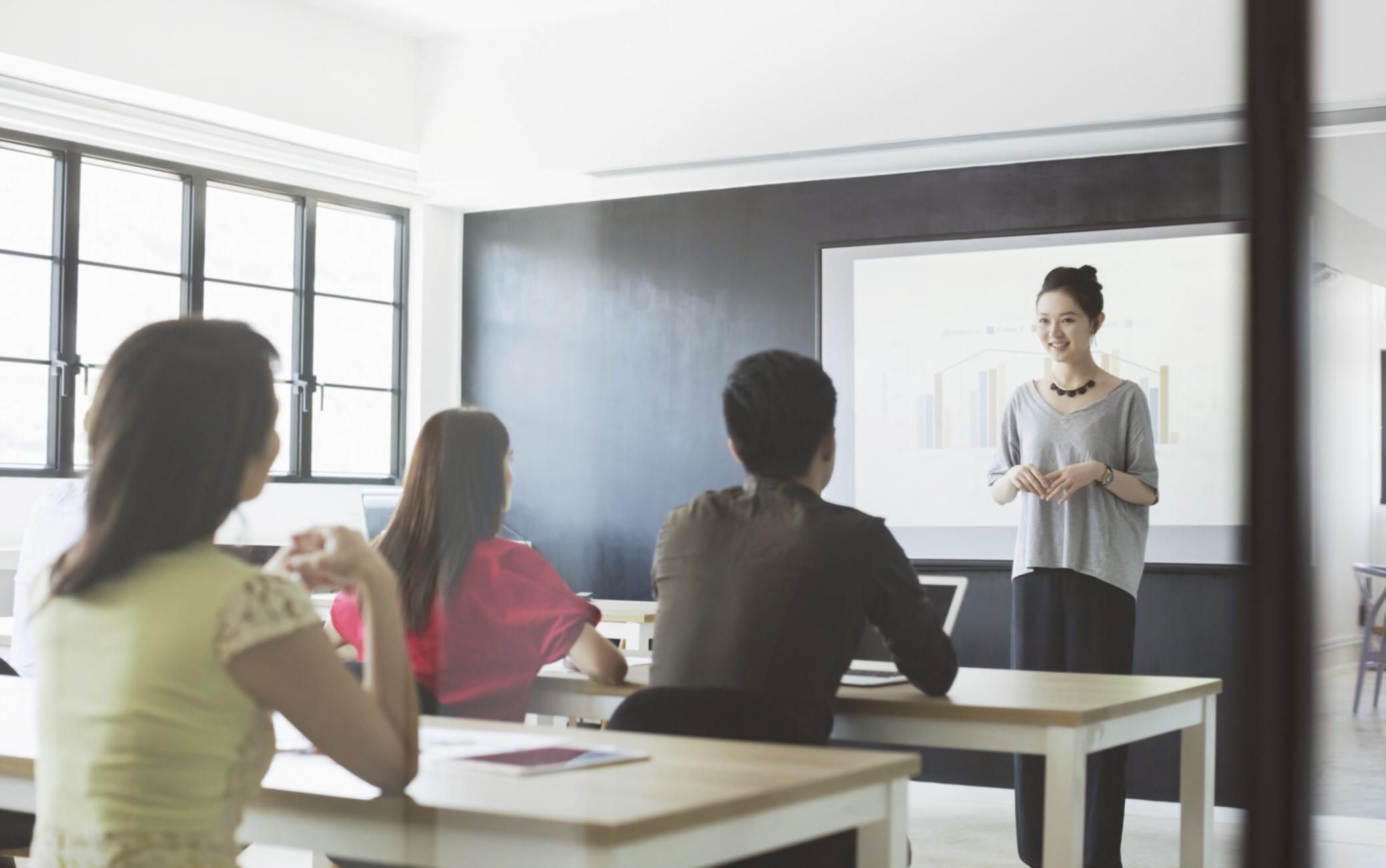 Interface de formation interactive avec quiz de SEO mobile